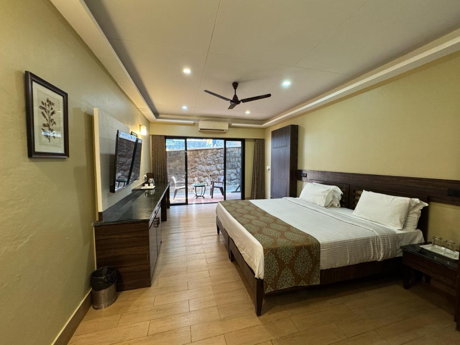 Upper Deck Resort - Stay And Relax At The Highest Peak Lonavala Exterior foto