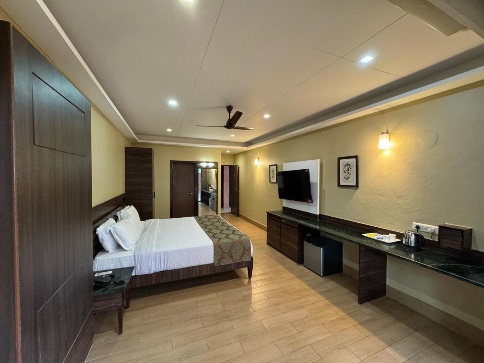 Upper Deck Resort - Stay And Relax At The Highest Peak Lonavala Exterior foto