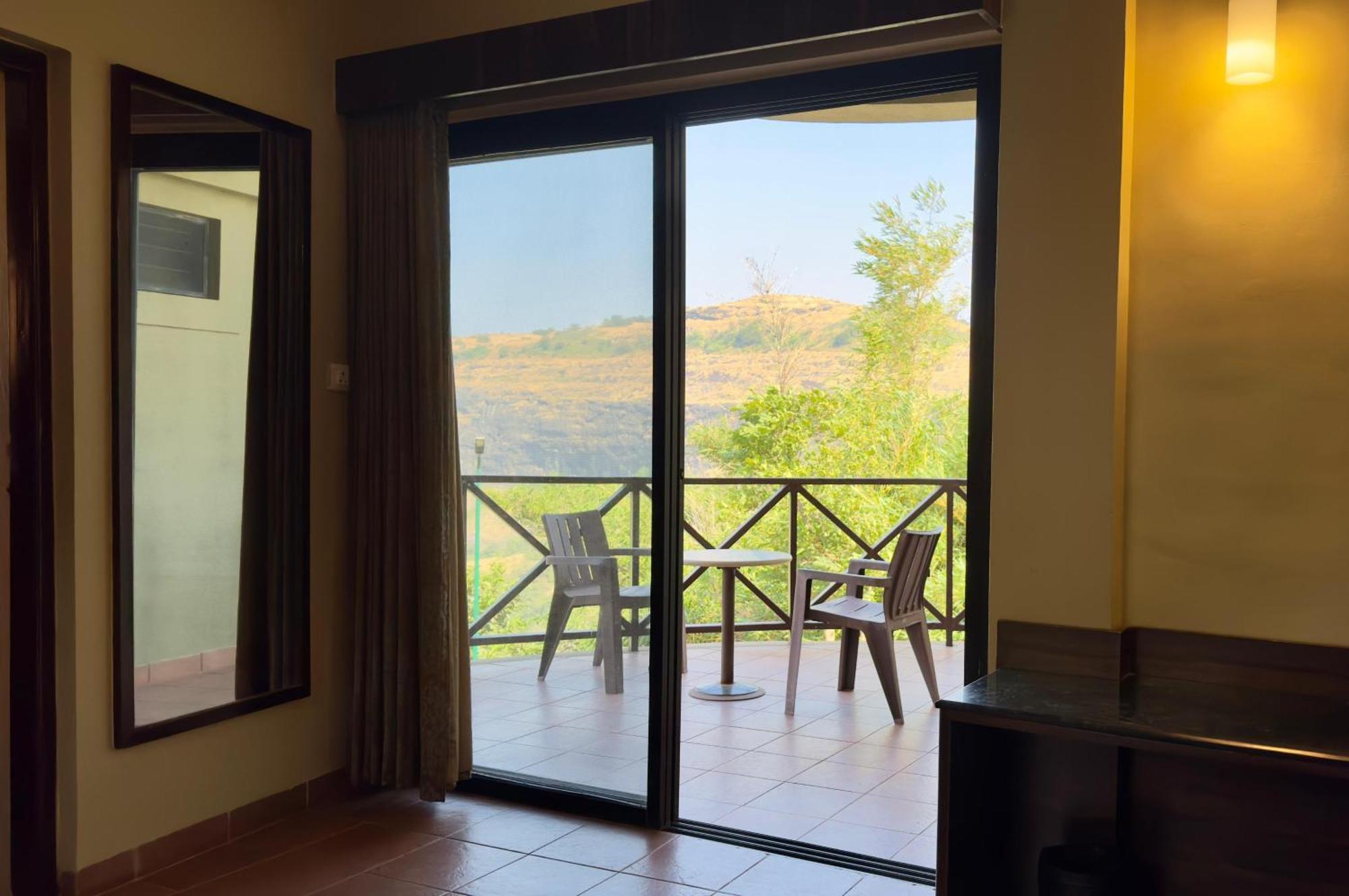 Upper Deck Resort - Stay And Relax At The Highest Peak Lonavala Exterior foto
